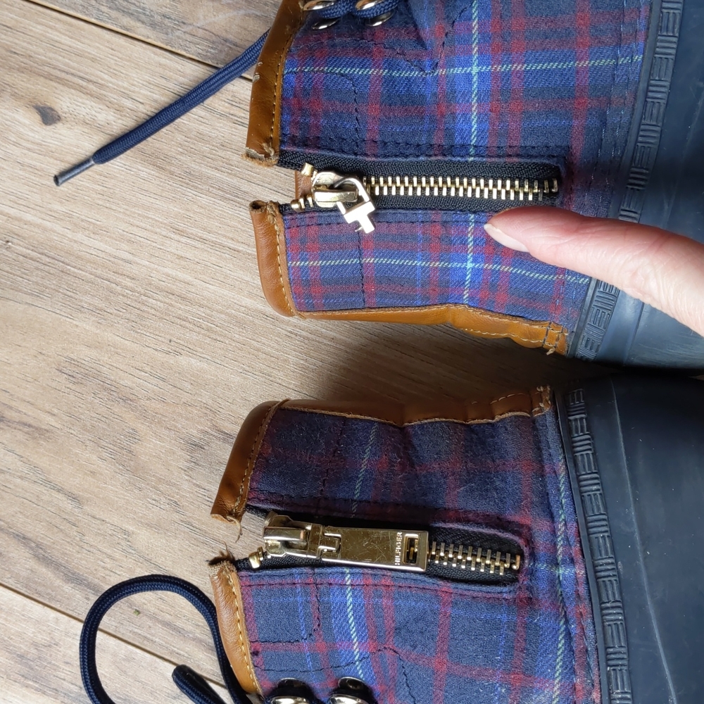 Tommy Hilfiger duck boots - Picture 10 of 11